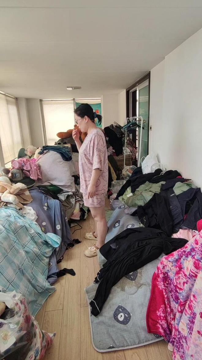 清理出“5吨垃圾”她被评为年度最炸裂m6米乐app独居婆婆住了25年的家