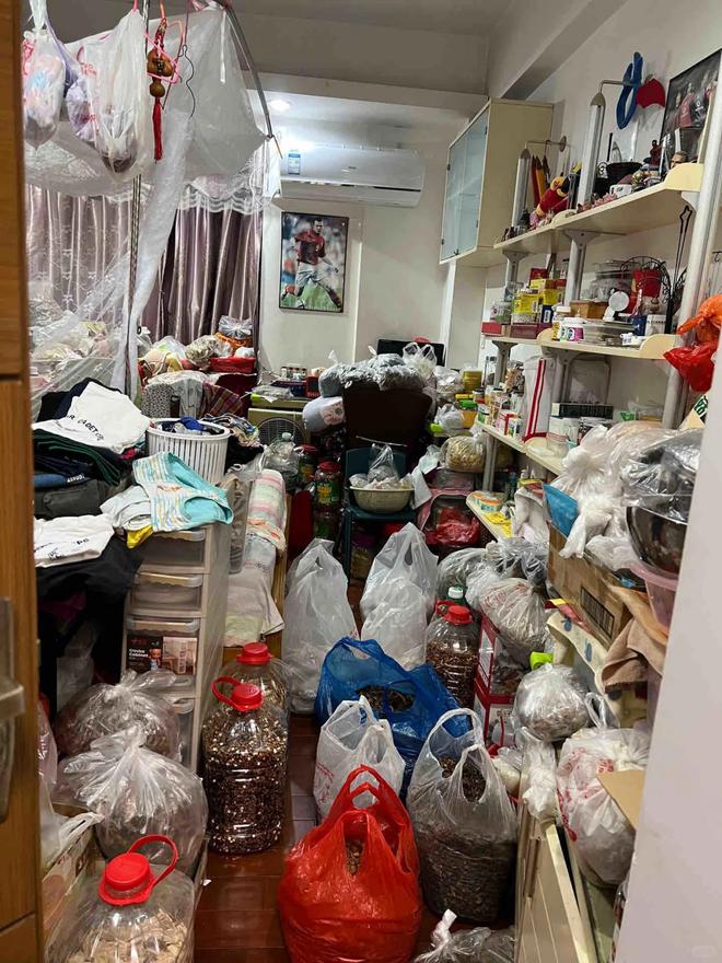 清理出“5吨垃圾”她被评为年度最炸裂m6米乐app独居婆婆住了25年的家(图4)