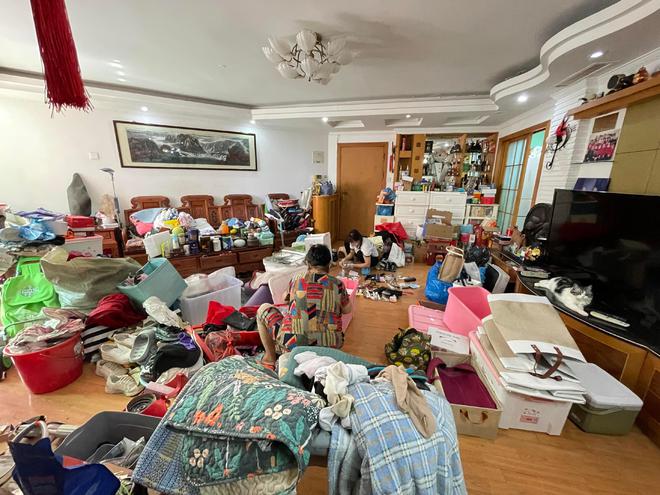 清理出“5吨垃圾”她被评为年度最炸裂m6米乐app独居婆婆住了25年的家(图5)