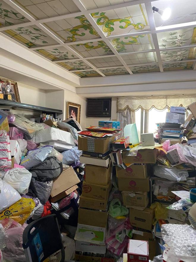 清理出“5吨垃圾”她被评为年度最炸裂m6米乐app独居婆婆住了25年的家(图12)