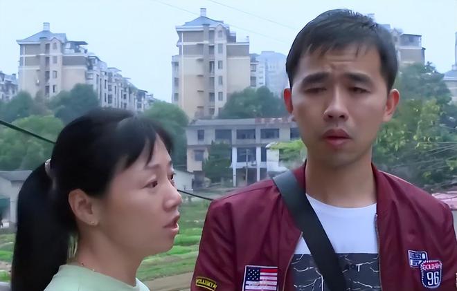 身母亲赶出家门背后真相令人泪目m6米乐注册湖南14岁女儿将单(图6)
