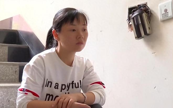 身母亲赶出家门背后真相令人泪目m6米乐注册湖南14岁女儿将单(图5)